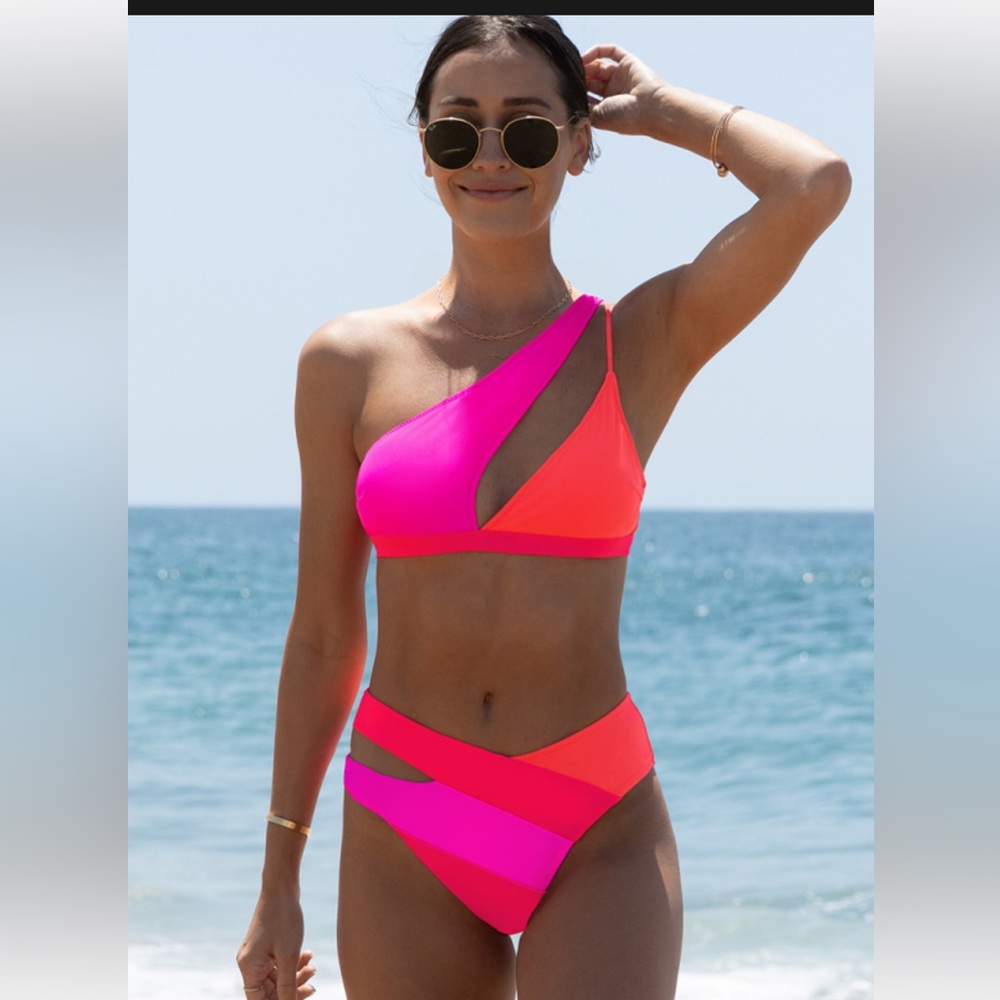 Popvil Cutout One-Shoulder Clor Block Bikini Set